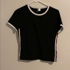 H&M black,red,white t shirt